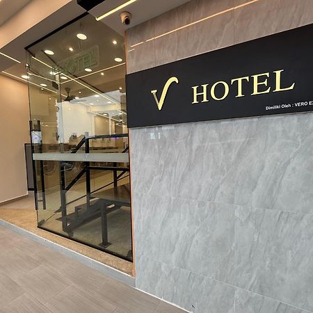 V Hotel ג'והור בהרו מראה חיצוני תמונה