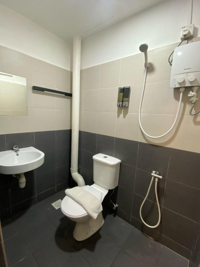 V Hotel ג'והור בהרו מראה חיצוני תמונה