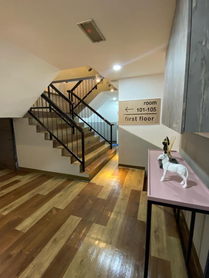 V Hotel ג'והור בהרו מראה חיצוני תמונה