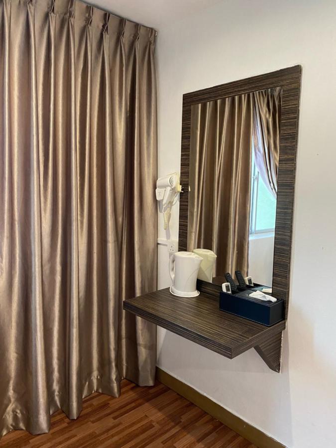 V Hotel ג'והור בהרו מראה חיצוני תמונה
