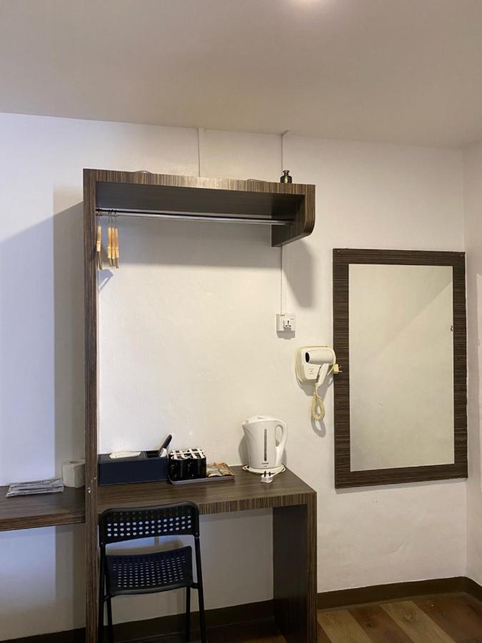 V Hotel ג'והור בהרו מראה חיצוני תמונה