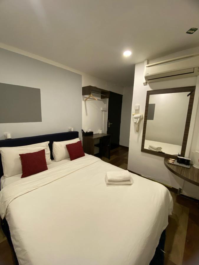 V Hotel ג'והור בהרו מראה חיצוני תמונה