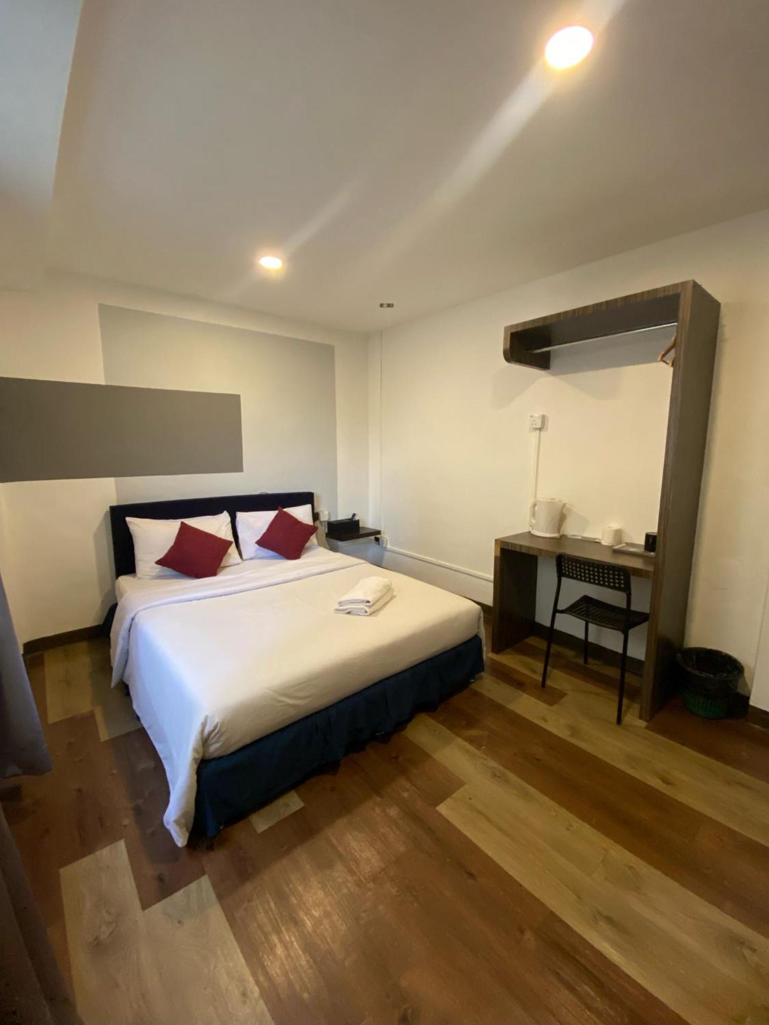V Hotel ג'והור בהרו מראה חיצוני תמונה