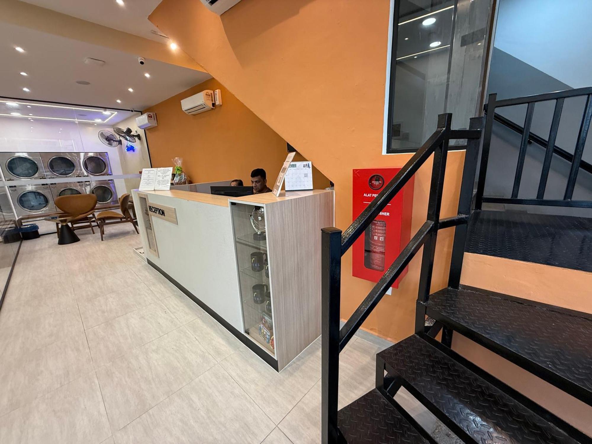 V Hotel ג'והור בהרו מראה חיצוני תמונה